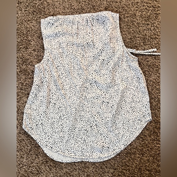 Cloth & Stone 
Medium 
Navy Blue and White 
Tank Top
NWOT - Picture 3 of 9